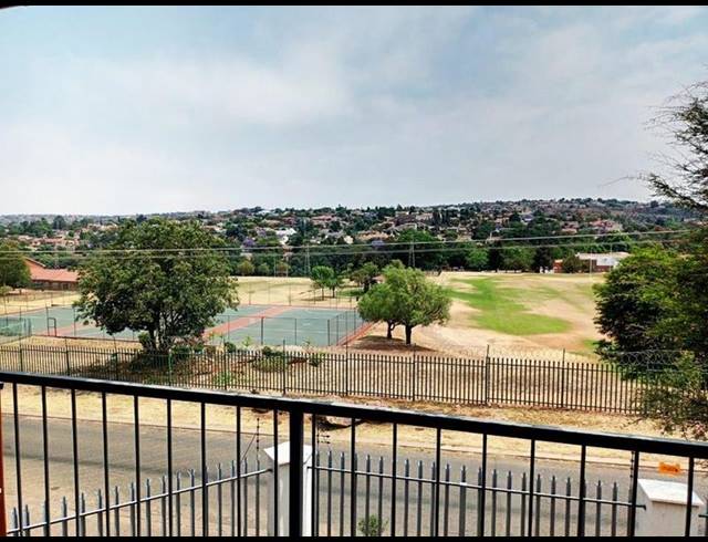 3 BEDROOM APARTMENT FOR SALE IN WINCHESTER HILLS